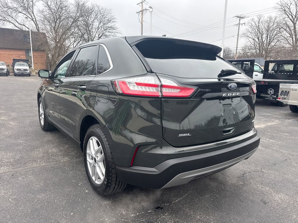 Used 2024 Ford Edge SEL w/ Convenience Package image 9