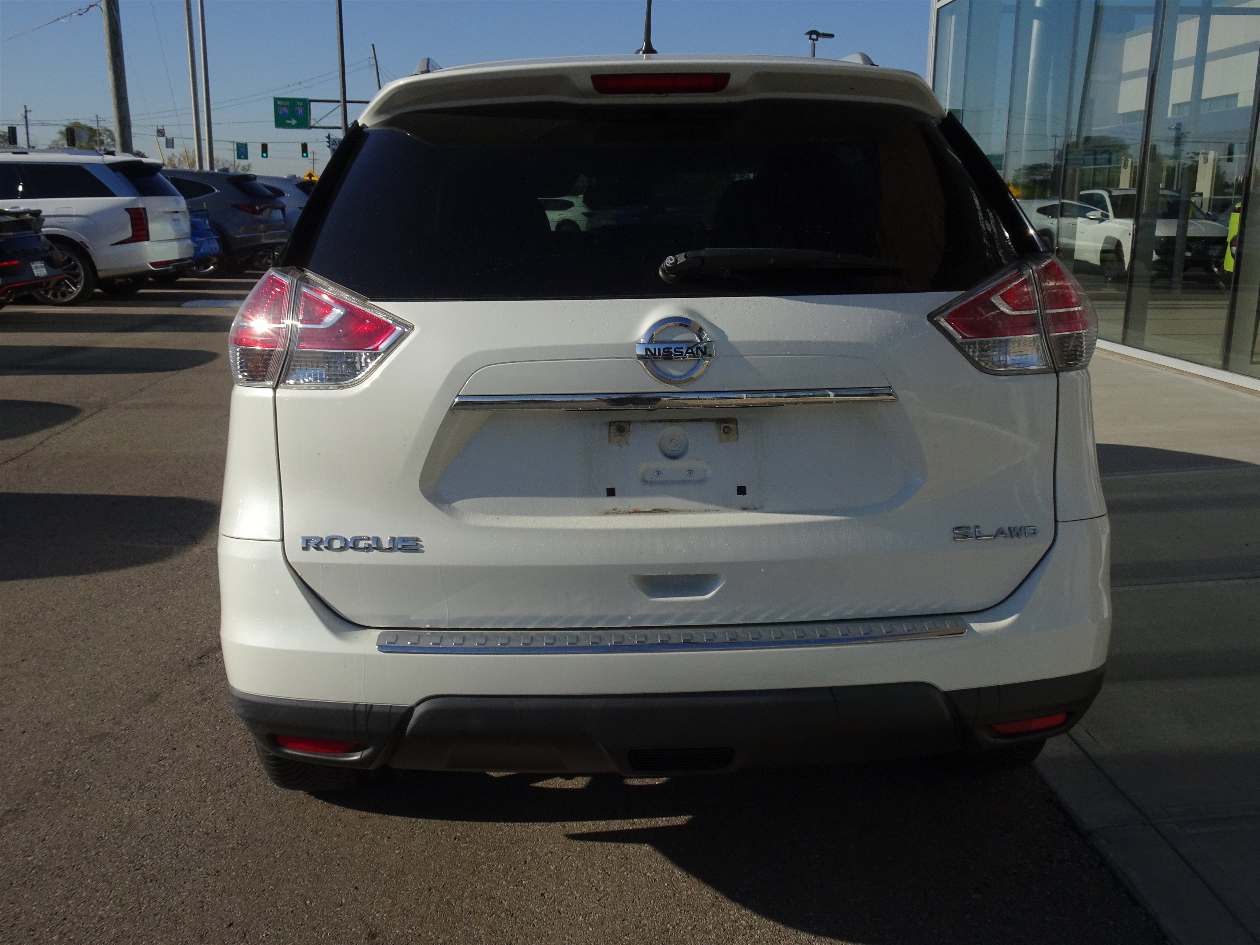 Used 2016 Nissan Rogue SL w/ SL Premium Package AWD/4WD image 4