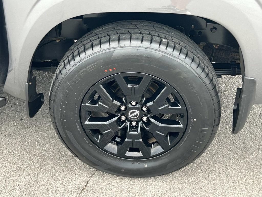 Used 2023 Nissan Frontier SV w/ Midnight Edition Package RWD image 16