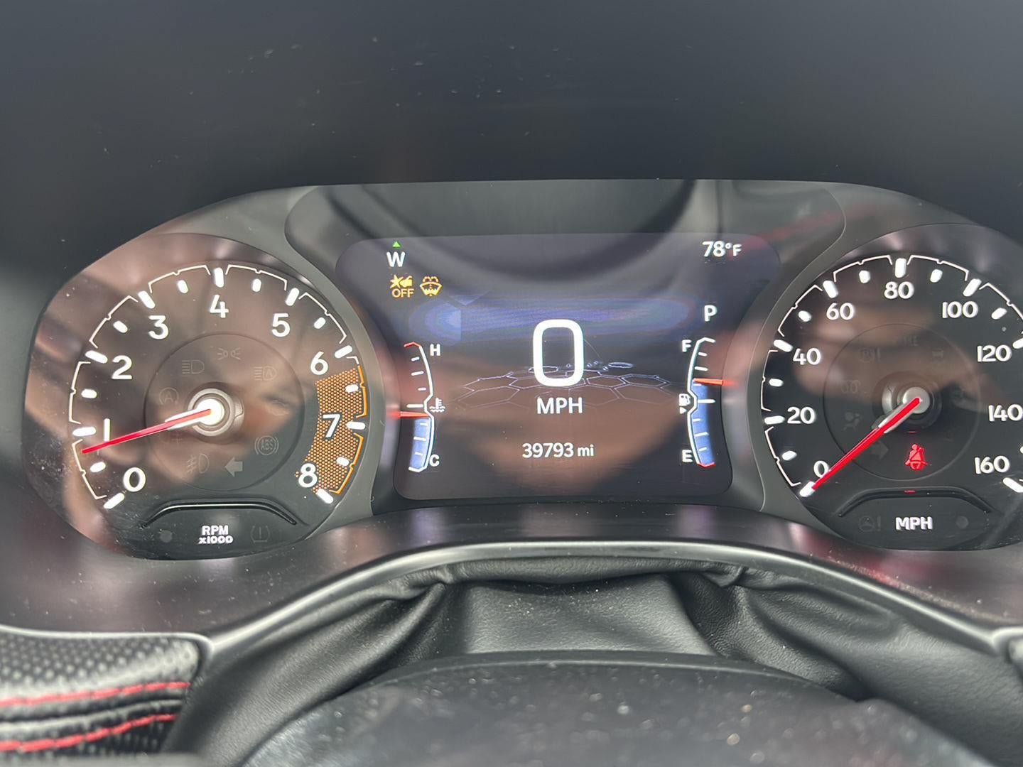 Used 2025 Jeep Compass Trailhawk AWD/4WD image 13