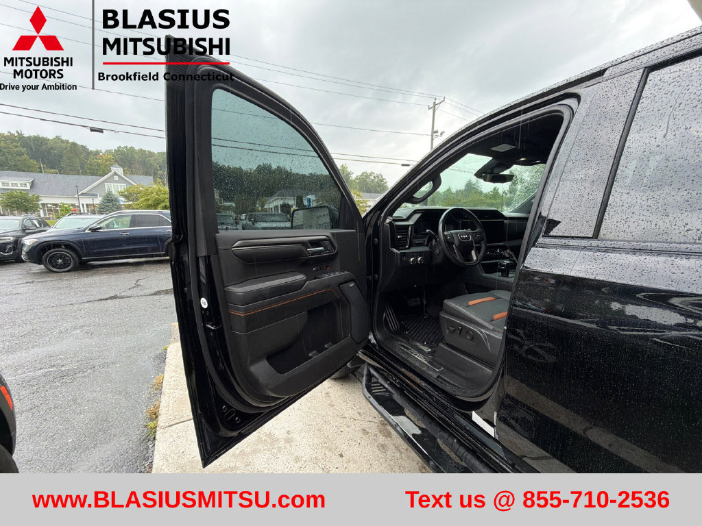Used 2023 GMC Sierra 1500 AT4 w/ AT4 Premium Package AWD/4WD image 13