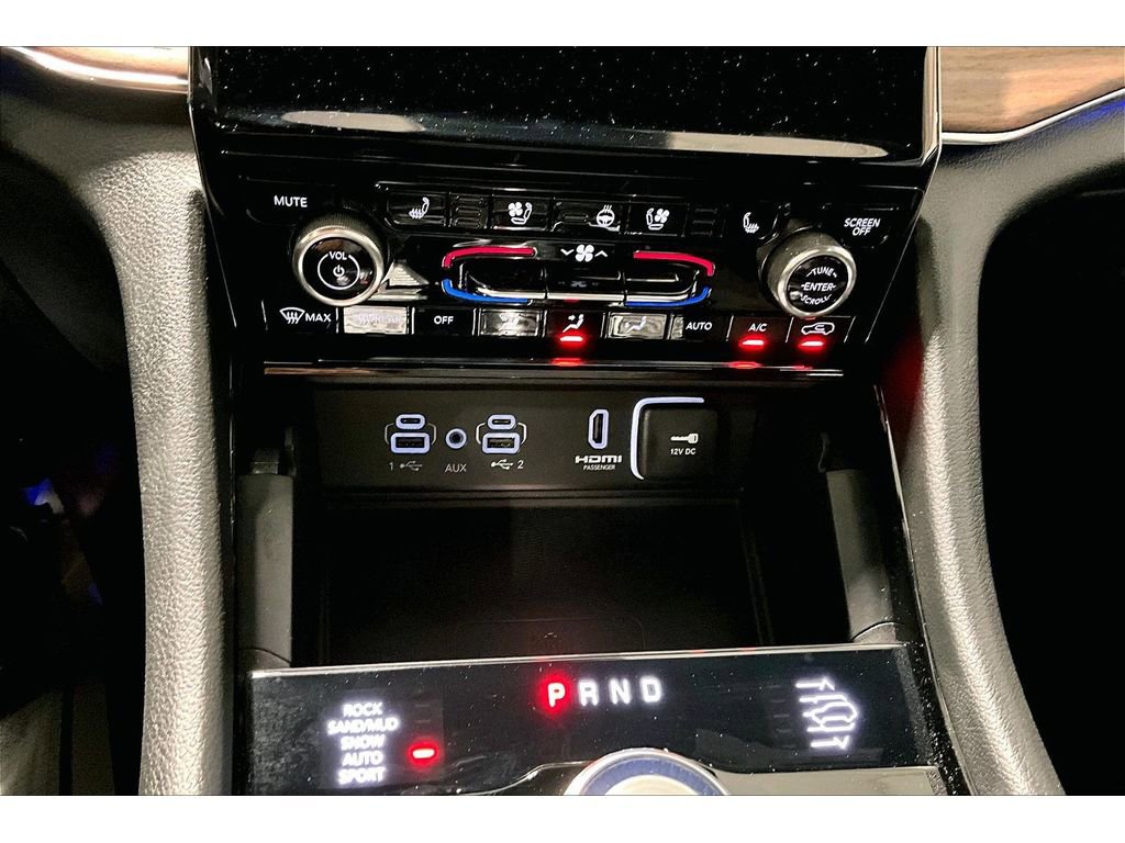 Used 2024 Jeep Grand Cherokee Summit w/ Luxury Tech Group V image 35