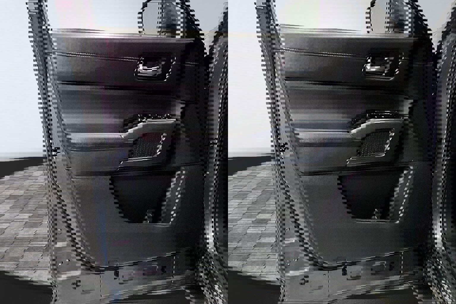 Used 2025 Nissan Pathfinder SL image 20