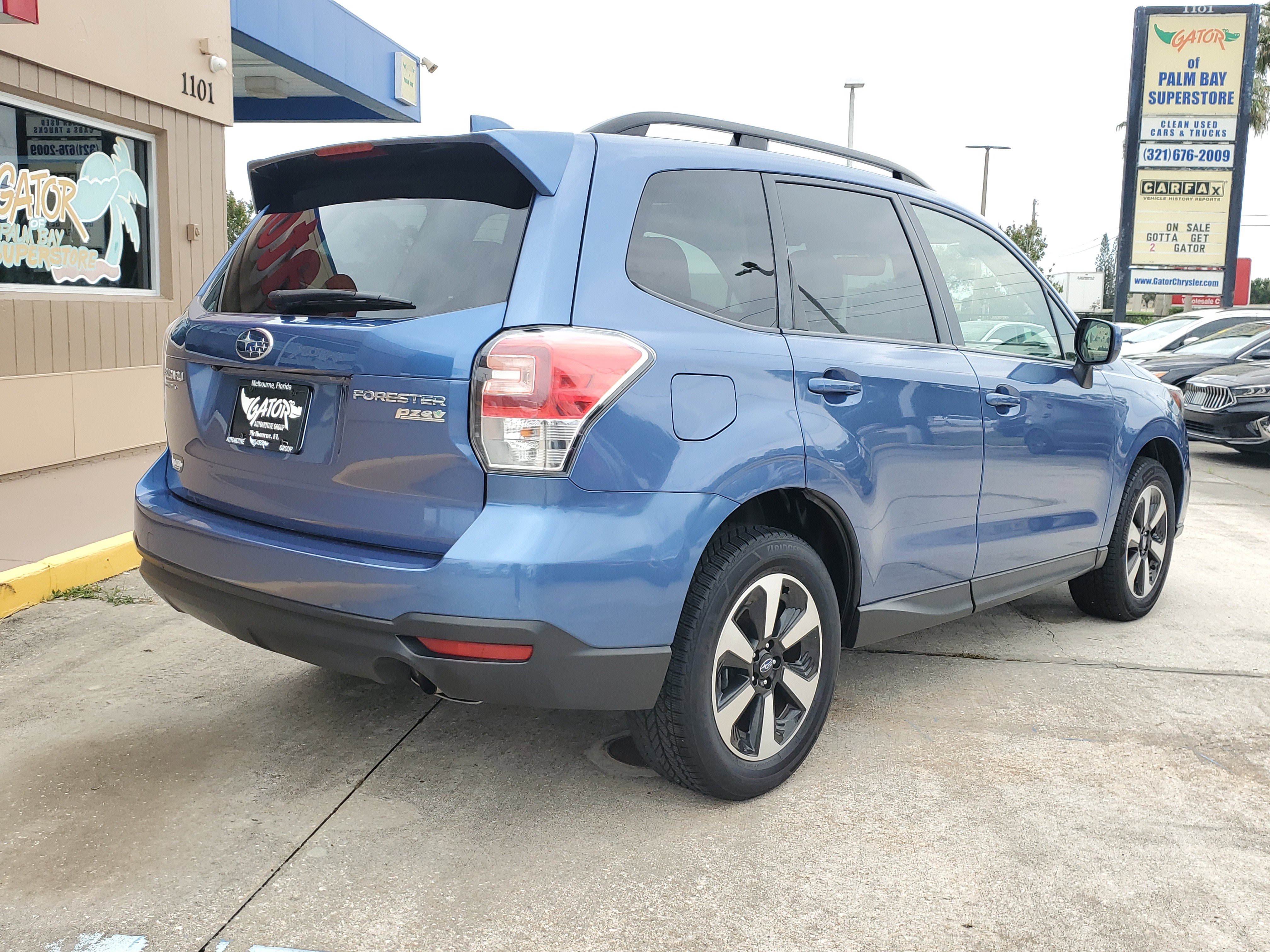 Used 2017 Subaru Forester 2.5i Premium AWD/4WD image 4