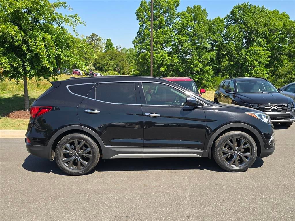Used 2017 Hyundai Santa Fe Sport FWD image 2