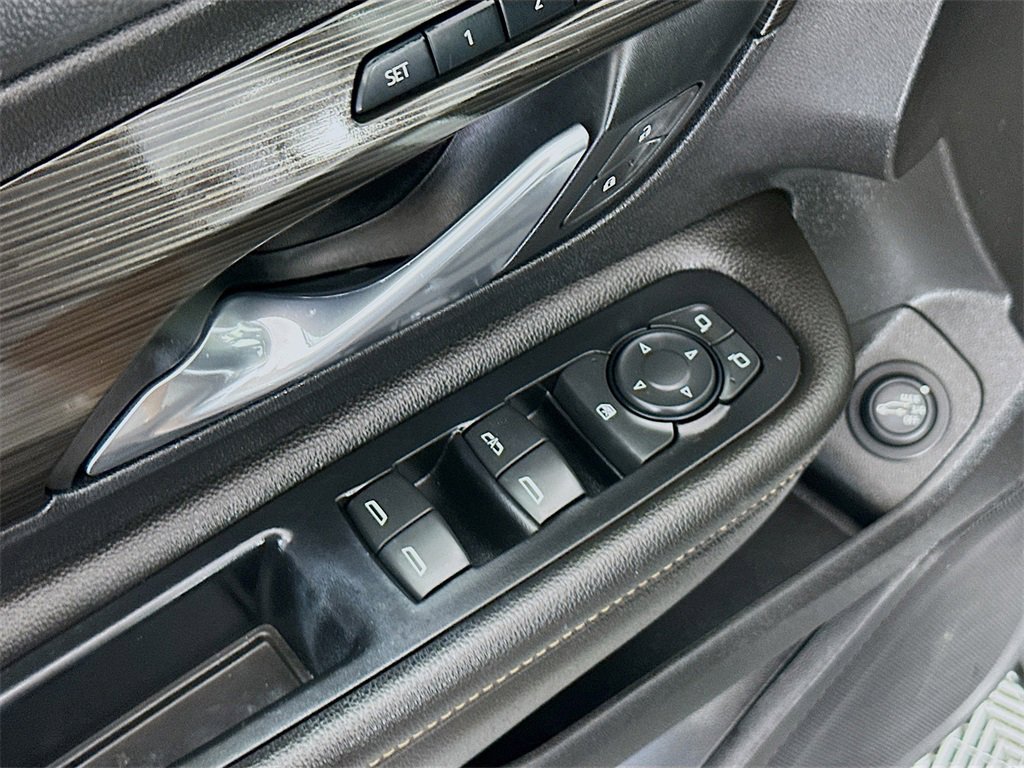 Used 2020 GMC Terrain SLT w/ Preferred Package image 18