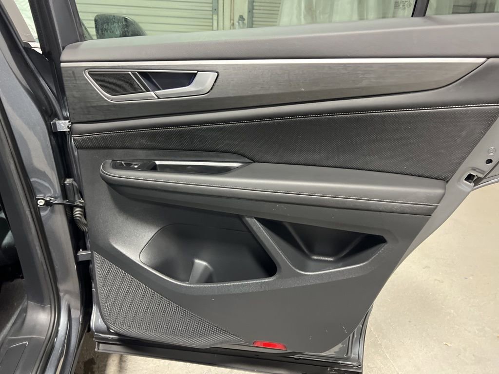 Used 2024 Volkswagen Atlas Cross Sport SE image 12