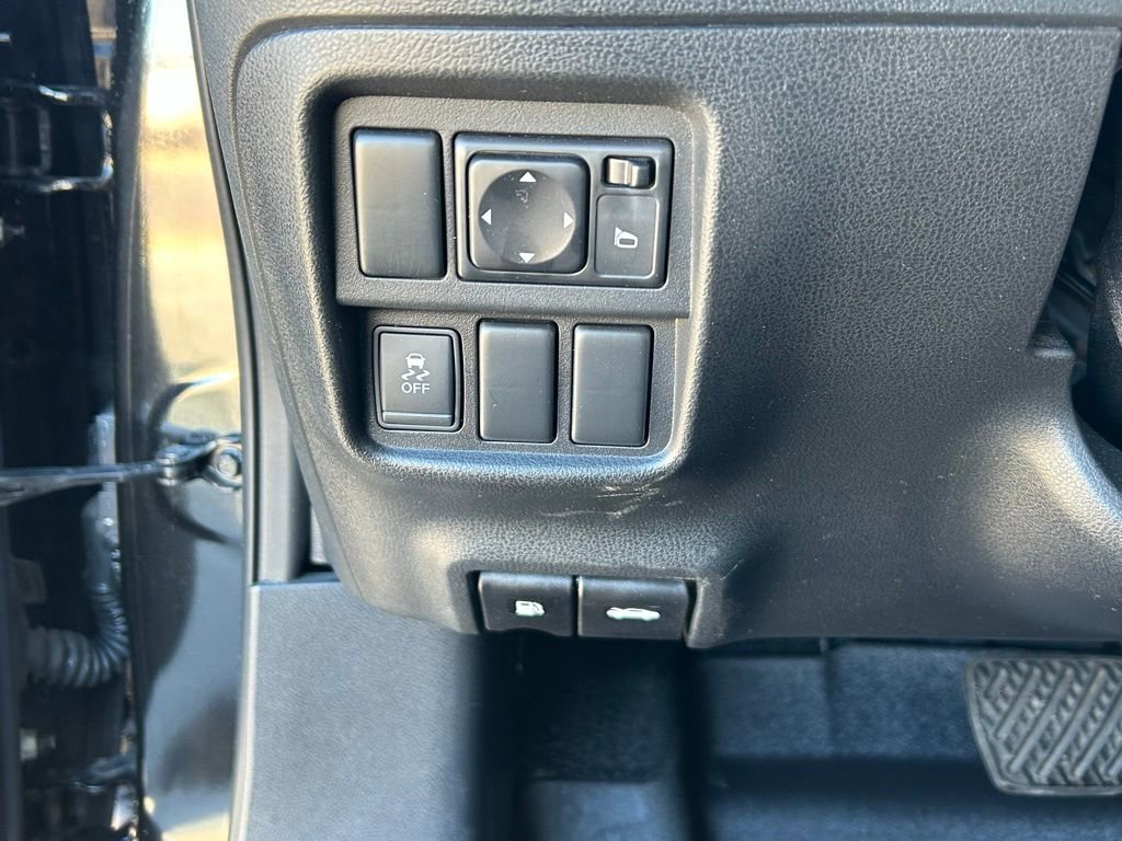 Used 2011 Nissan Juke SL image 13