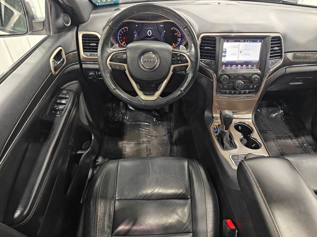 Used 2017 Jeep Grand Cherokee Limited AWD/4WD image 4