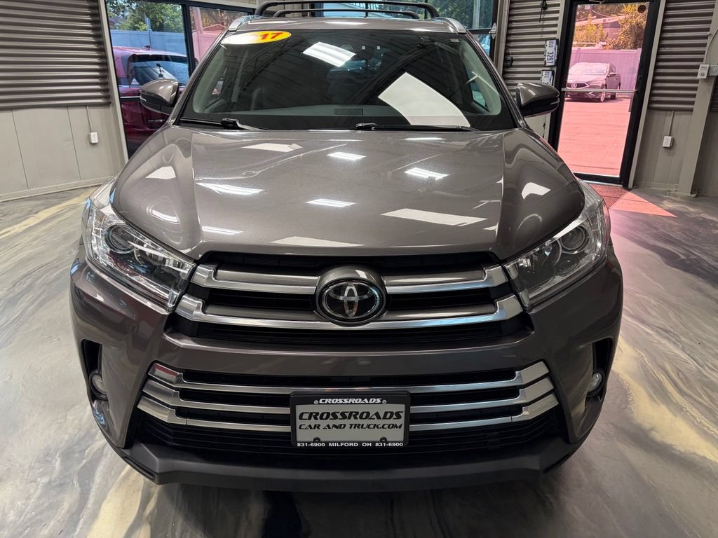 Used 2017 Toyota Highlander Limited AWD/4WD image 42