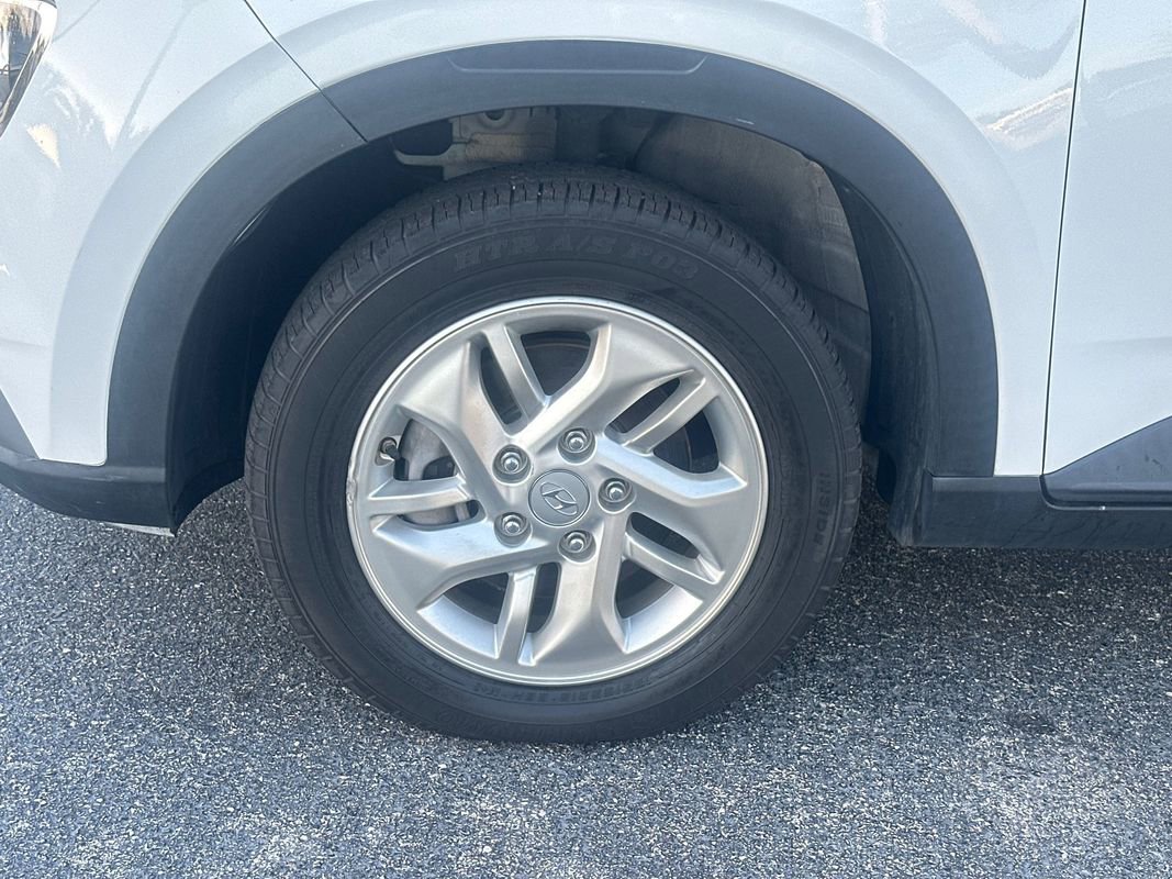 Used 2021 Hyundai Venue SE image 9