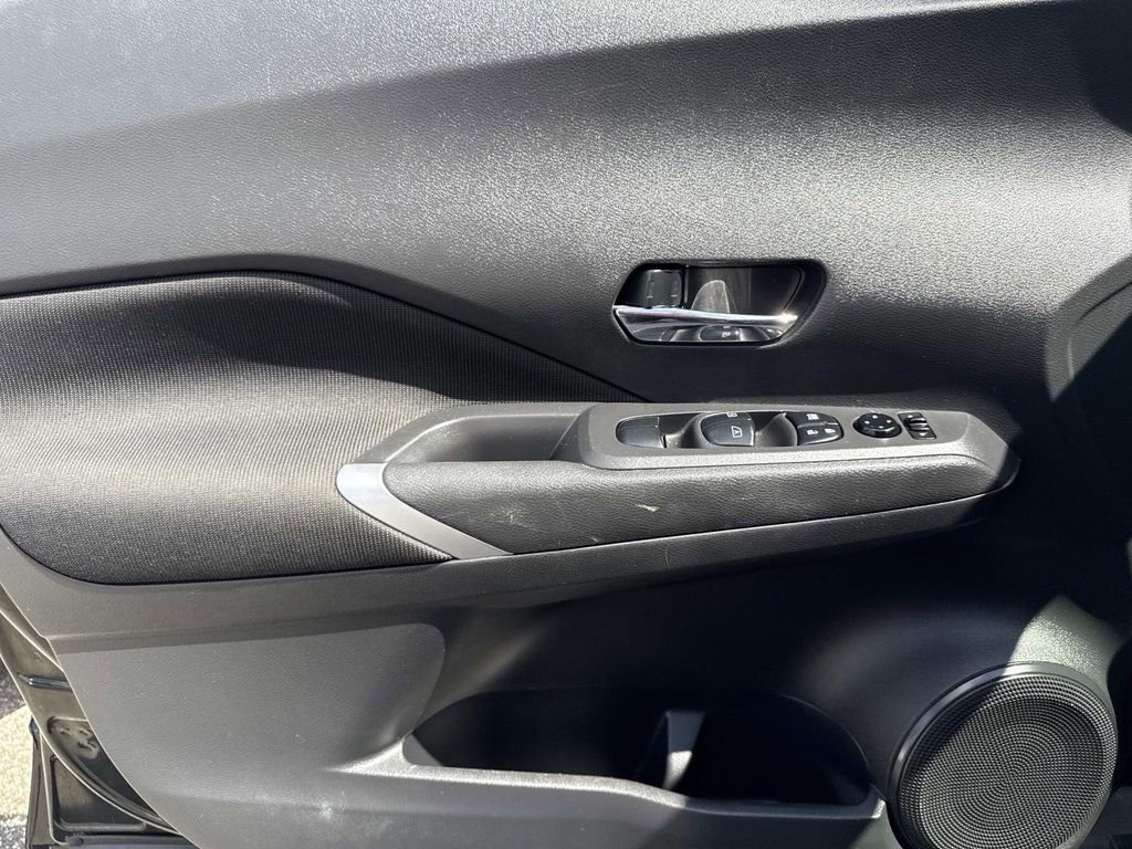 Certified 2023 Nissan Kicks SV image 18