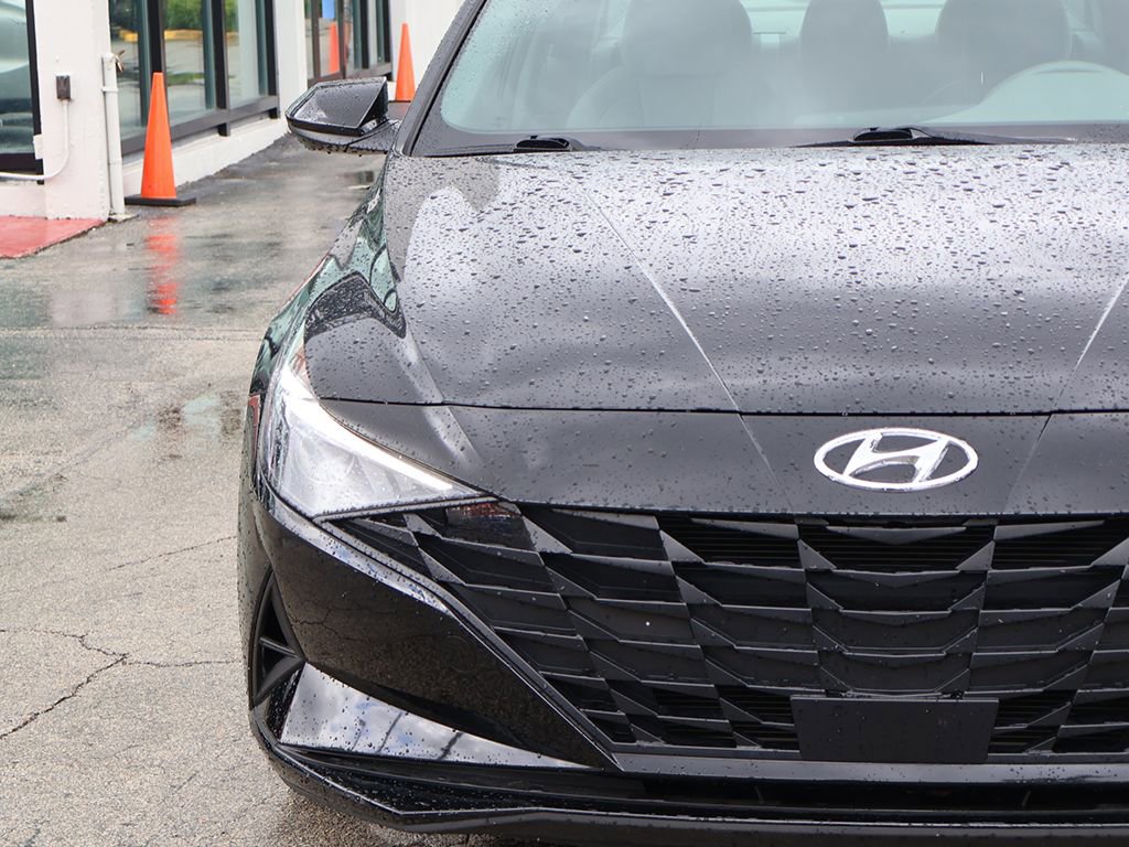 Used 2023 Hyundai Elantra SEL w/ Convenience Package FWD image 12