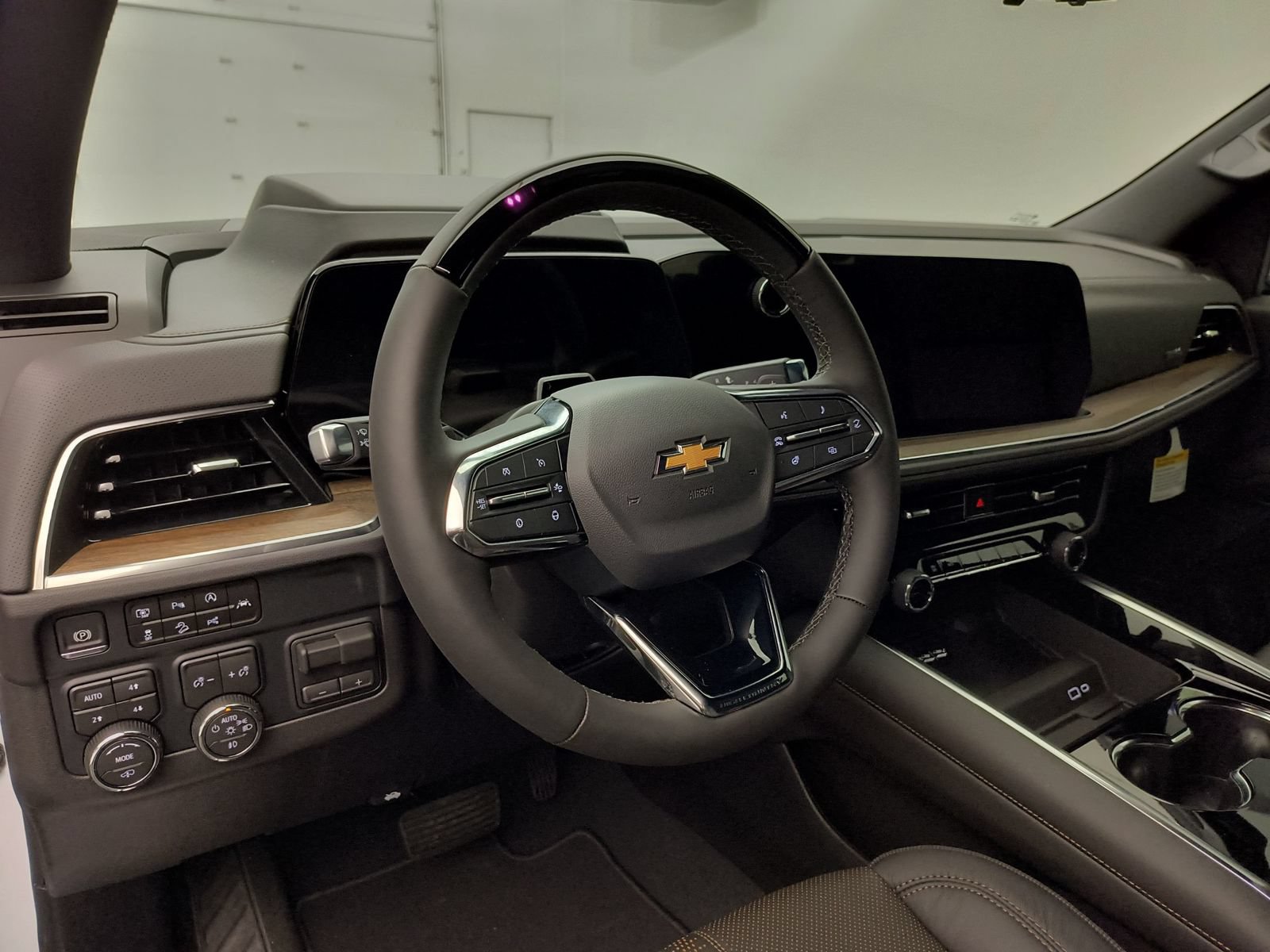 New 2026 Chevrolet Tahoe High Country AWD/4WD image 4