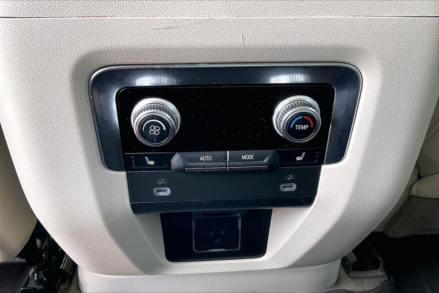 Used 2023 GMC Yukon Denali AWD/4WD image 31