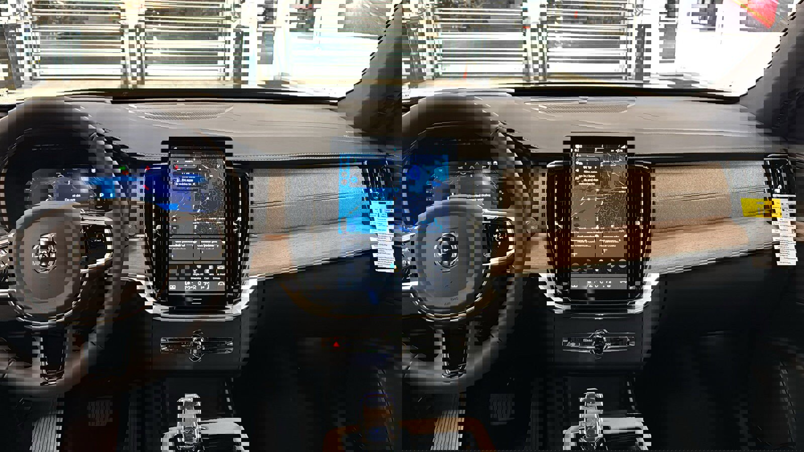 New 2026 Volvo XC90 B6 Ultra w/ Protection Package Premier image 11