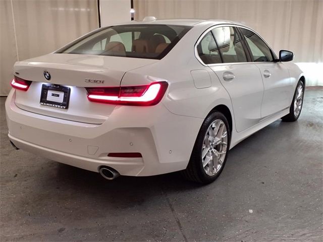 Used 2025 BMW 330i xDrive Sedan w/ Premium Package image 5