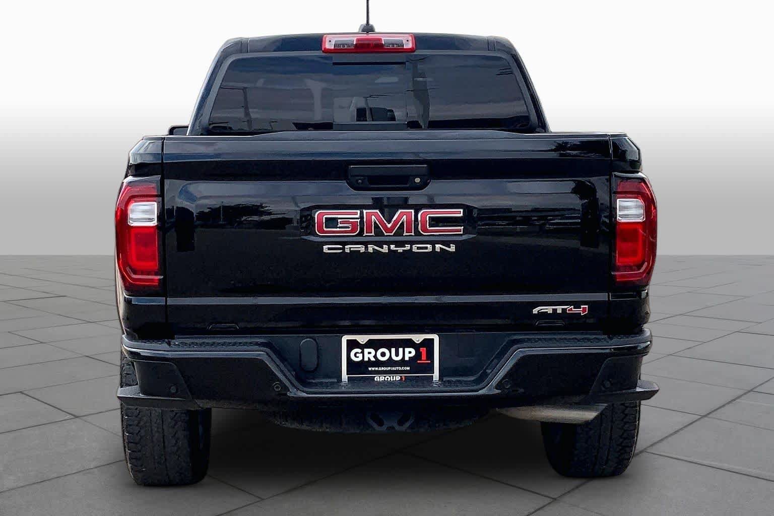 Used 2024 GMC Canyon AT4 w/ AT4 Premium Package AWD/4WD image 5