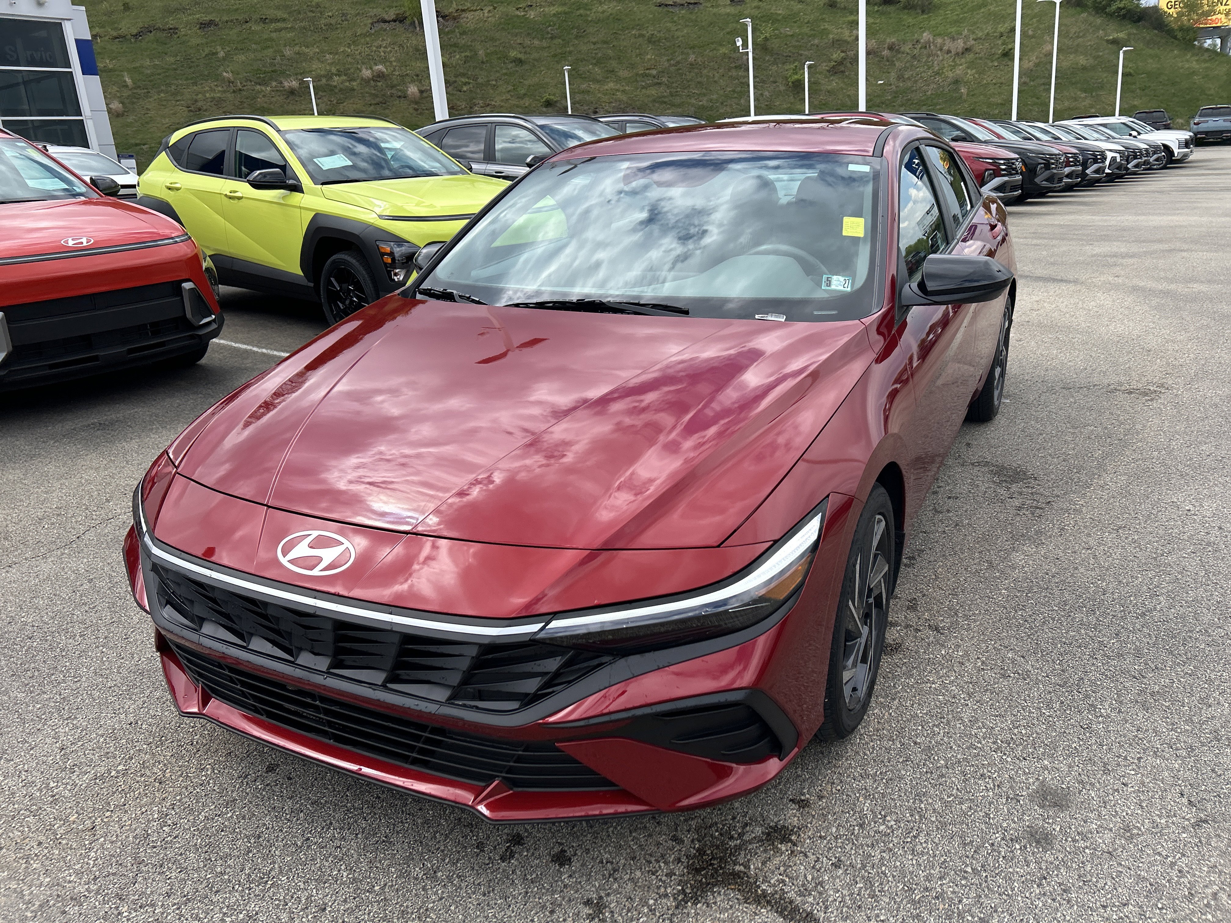 Used 2025 Hyundai Elantra Sport FWD image 24