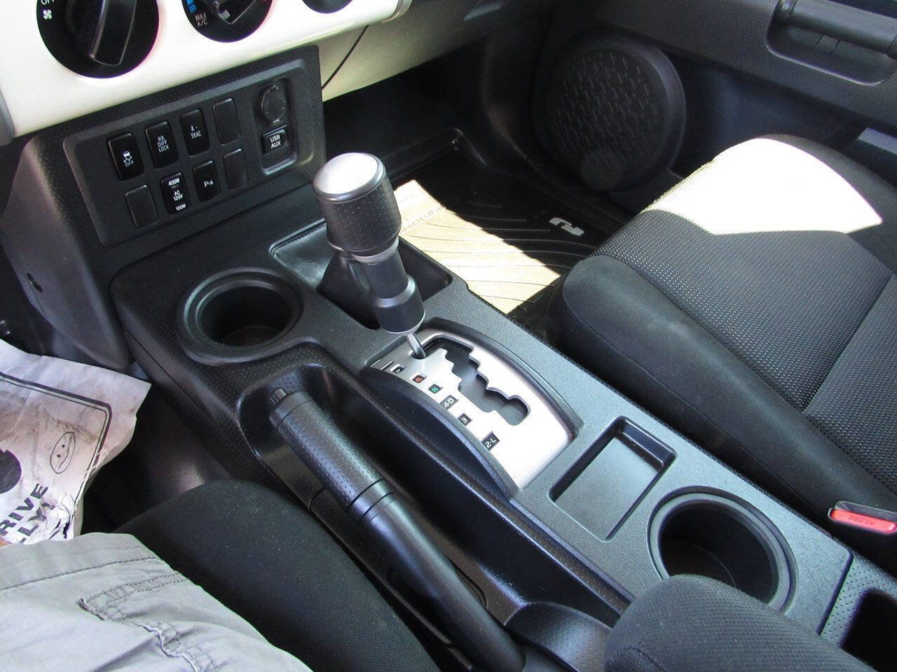Used 2014 Toyota FJ Cruiser 4WD w/ Upgrade Package image 24