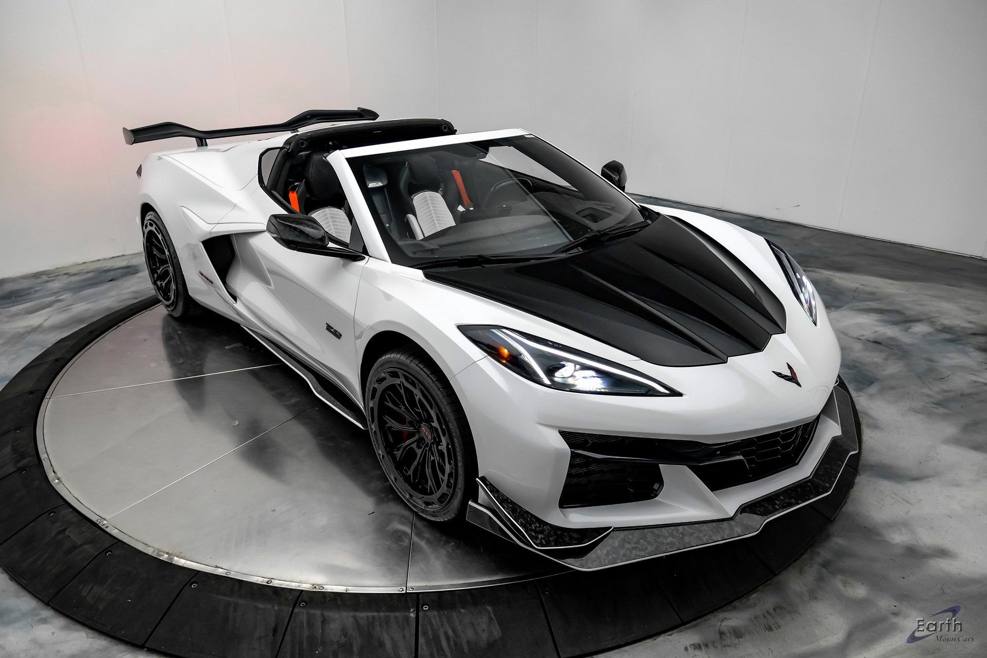 Used 2023 Chevrolet Corvette Z06 w/ Z07 Performance Package image 29