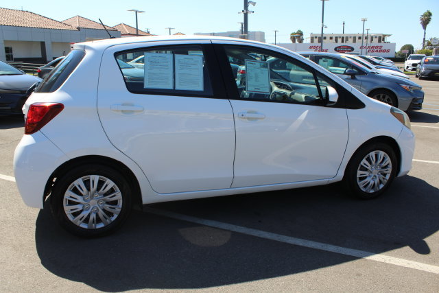 Used 2016 Toyota Yaris L FWD image 39