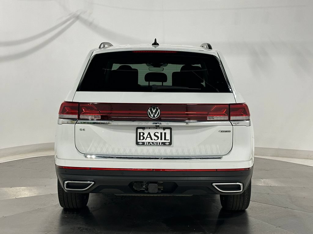 Used 2024 Volkswagen Atlas SE w/ Panoramic Sunroof Package AWD/4WD image 12