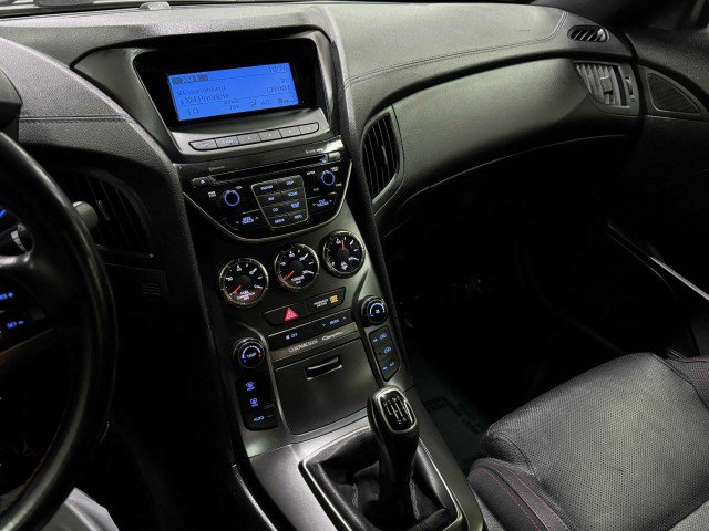 Used 2015 Hyundai Genesis 3.8 image 41