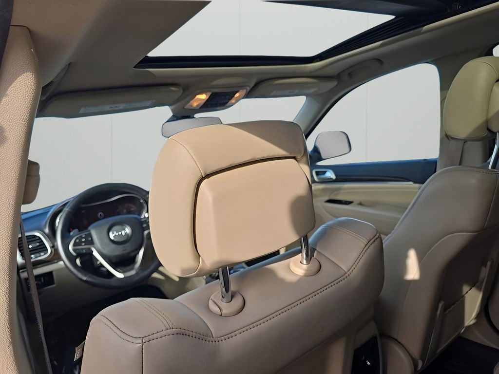 Used 2014 Jeep Grand Cherokee Limited w/ Luxury Group II image 12