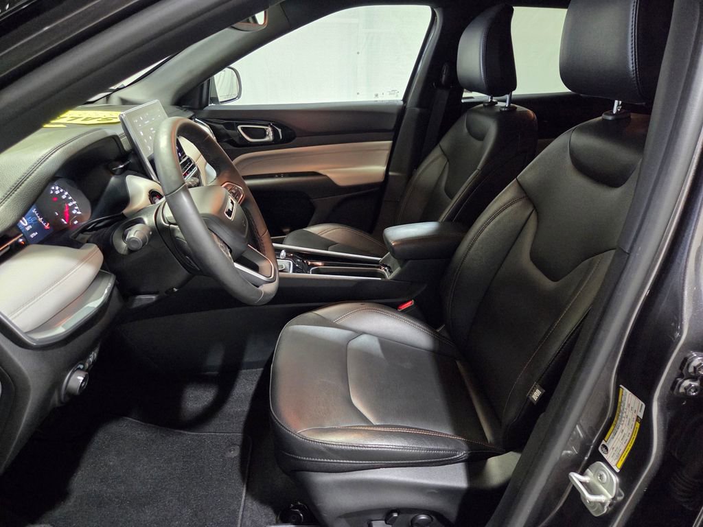 Used 2024 Jeep Compass Limited image 10