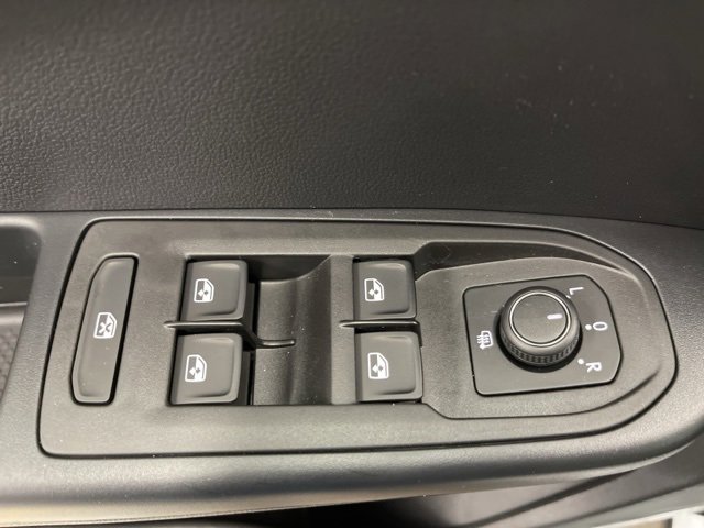 New 2026 Volkswagen Taos SE image 29