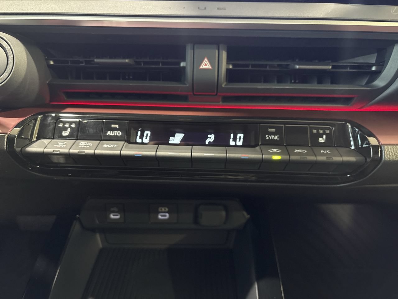 New 2027 Toyota Prius Plug-In Hybrid FWD image 20