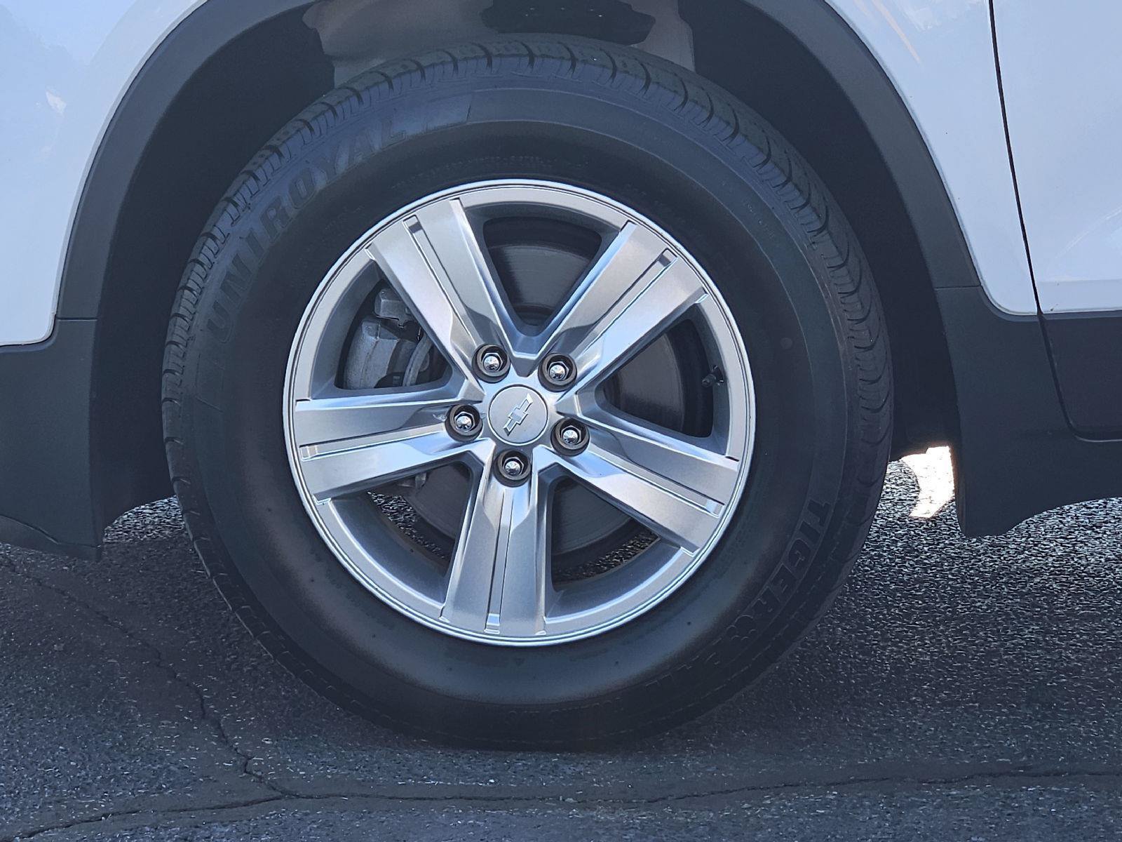 Used 2019 Chevrolet Trax LT w/ Driver Confidence Package FWD image 28
