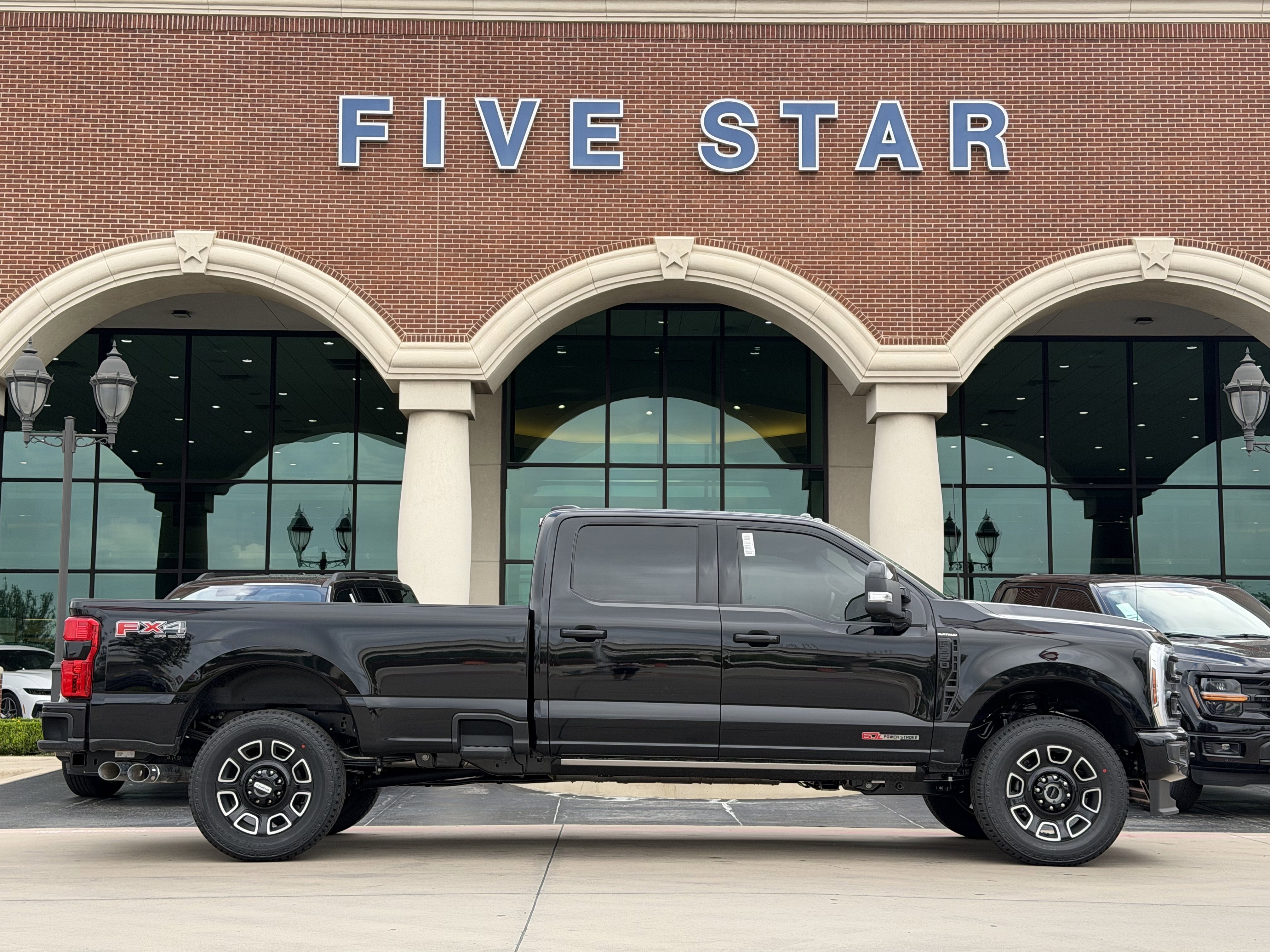 New 2026 Ford F350 Platinum w/ FX4 Off-Road Package AWD/4WD image 3