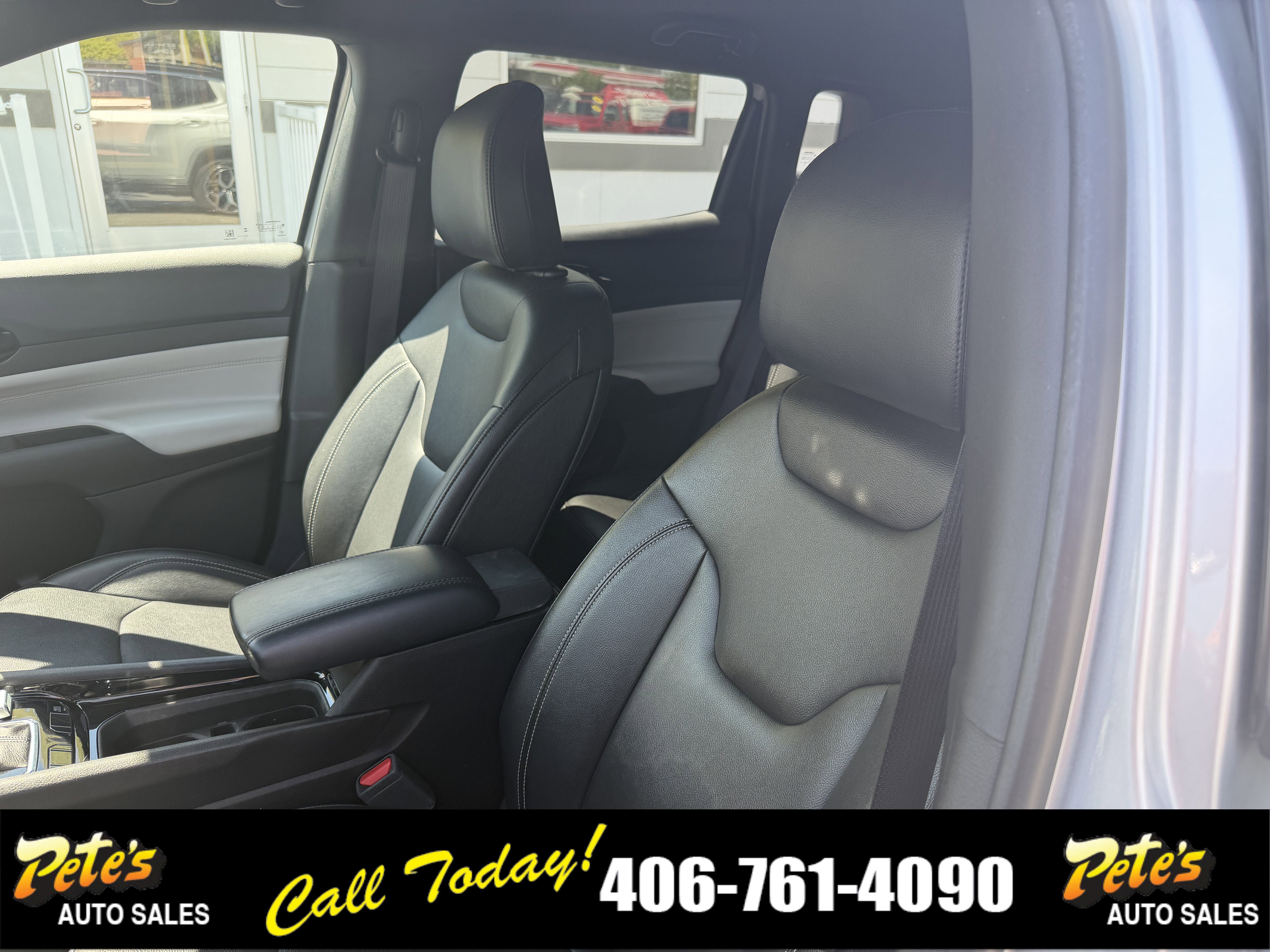 Used 2025 Jeep Compass Limited AWD/4WD image 17