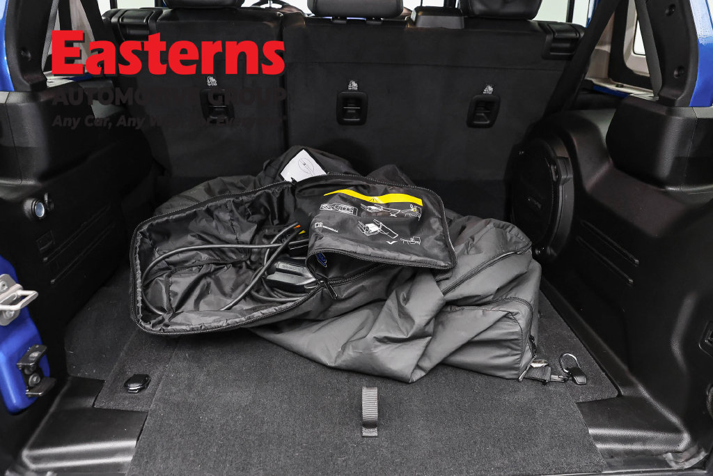 Used 2024 Jeep Wrangler Unlimited Sahara w/ Technology Group AWD/4WD image 9