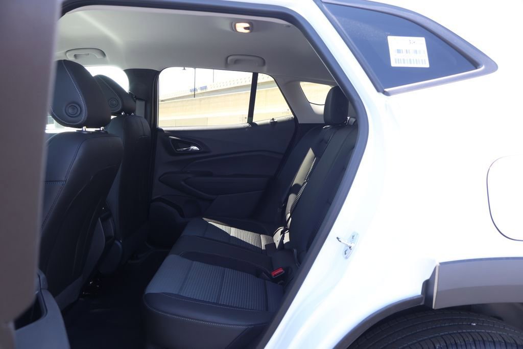 New 2026 Chevrolet Trax LT w/ Driver Confidence Package FWD image 35