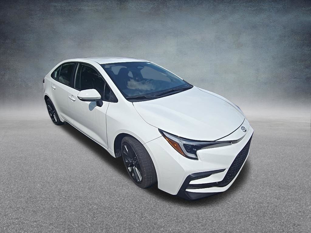 Used 2025 Toyota Corolla SE FWD image 2