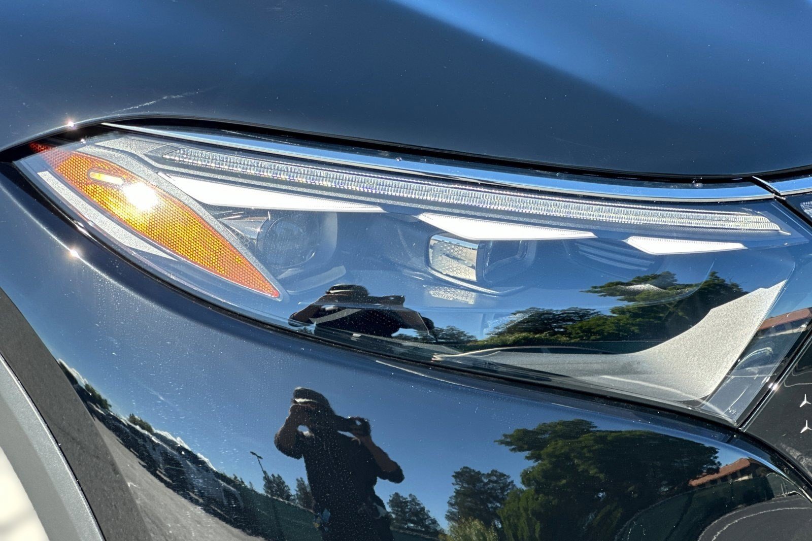 New 2026 Mercedes-Benz EQS 400 4MATIC SUV image 9