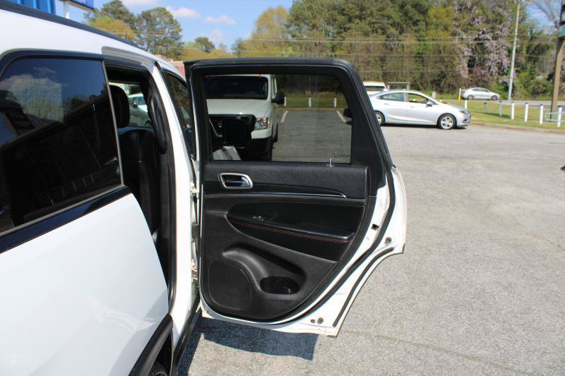 Used 2017 Jeep Grand Cherokee Trailhawk w/ Trailhawk Luxury Group AWD/4WD image 18