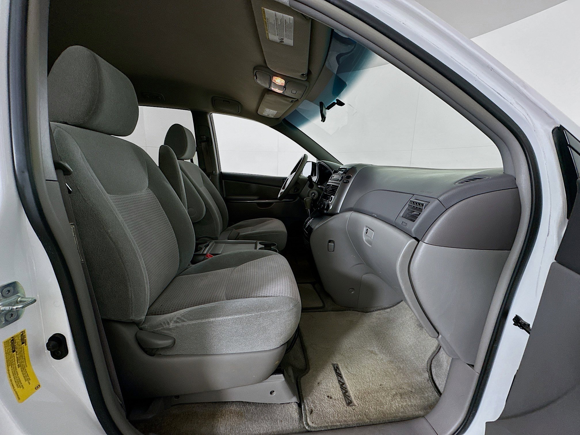 Used 2009 Toyota Sienna CE image 30