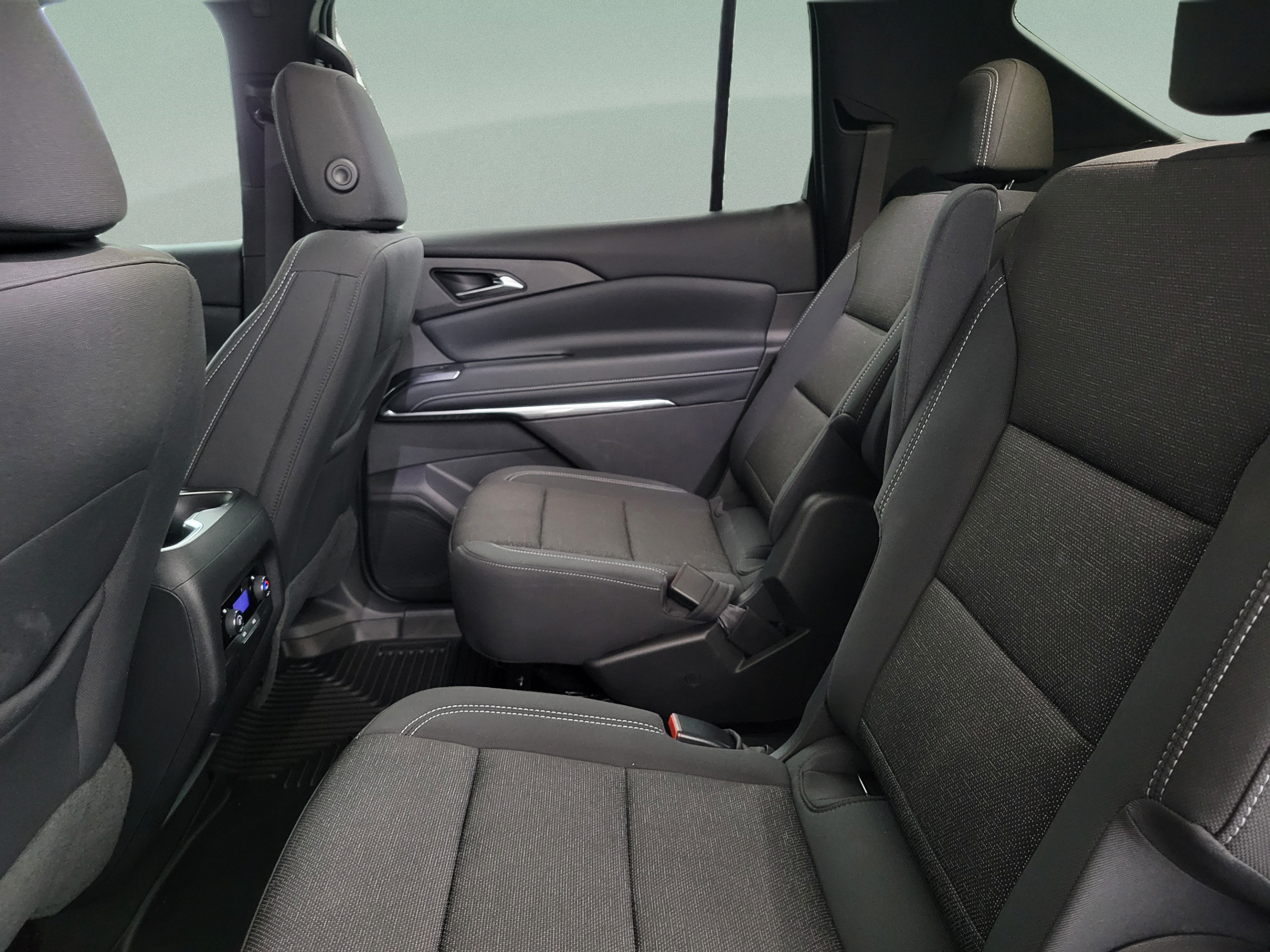 Used 2026 Chevrolet Traverse LT FWD image 6