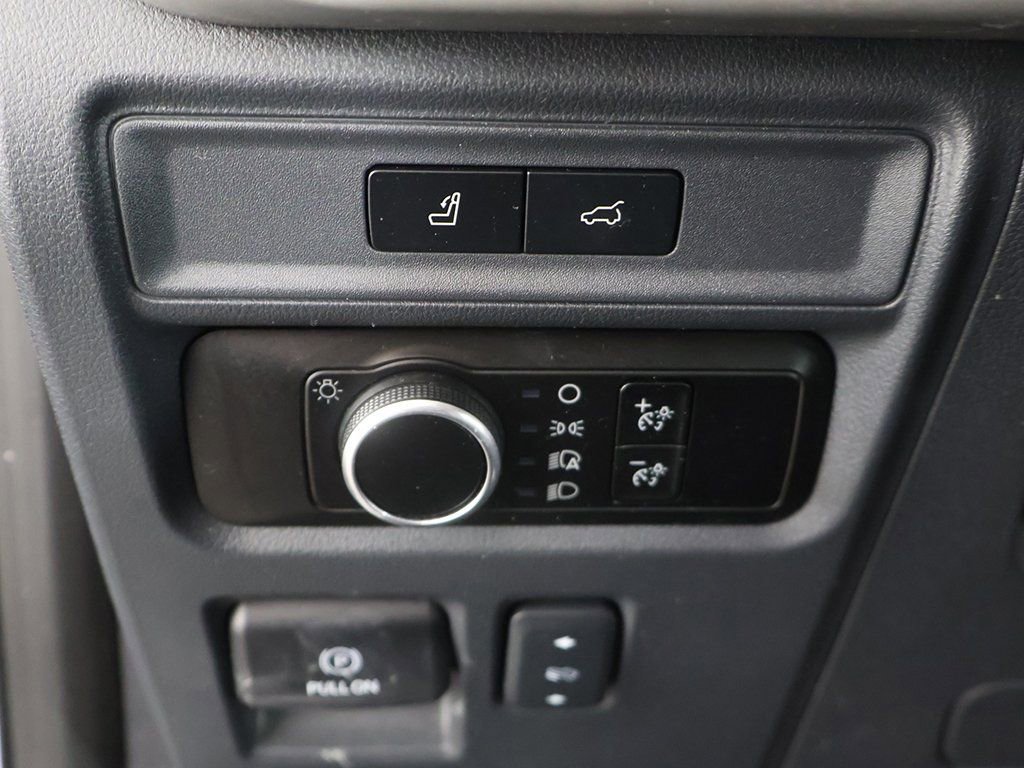 Used 2023 Ford Expedition XLT image 39