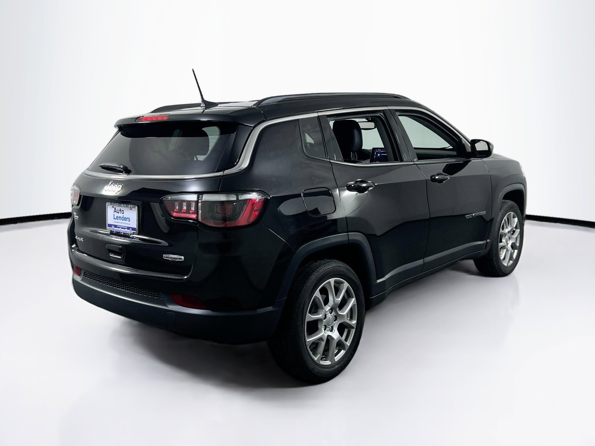 Used 2022 Jeep Compass Latitude AWD/4WD image 5