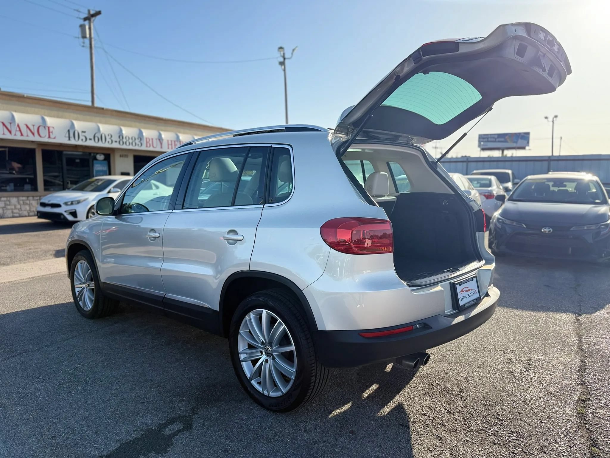 Used 2014 Volkswagen Tiguan SEL FWD image 12