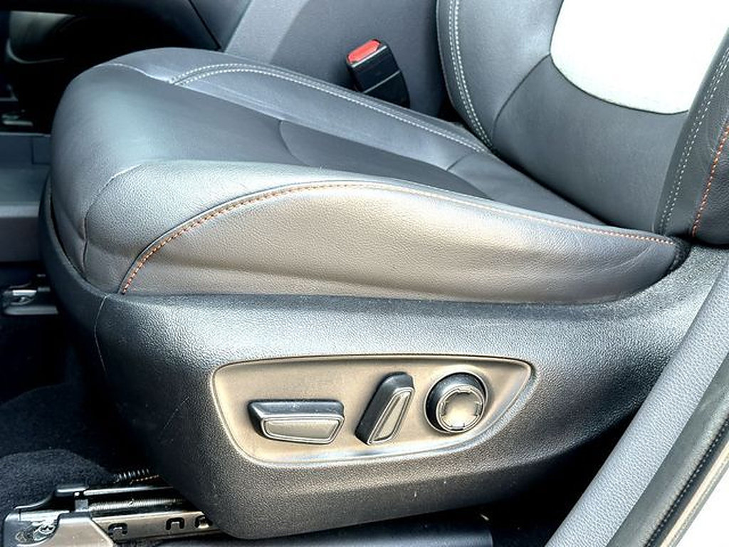 Certified 2023 Toyota Sienna XSE w/ XSE Plus Package FWD image 12