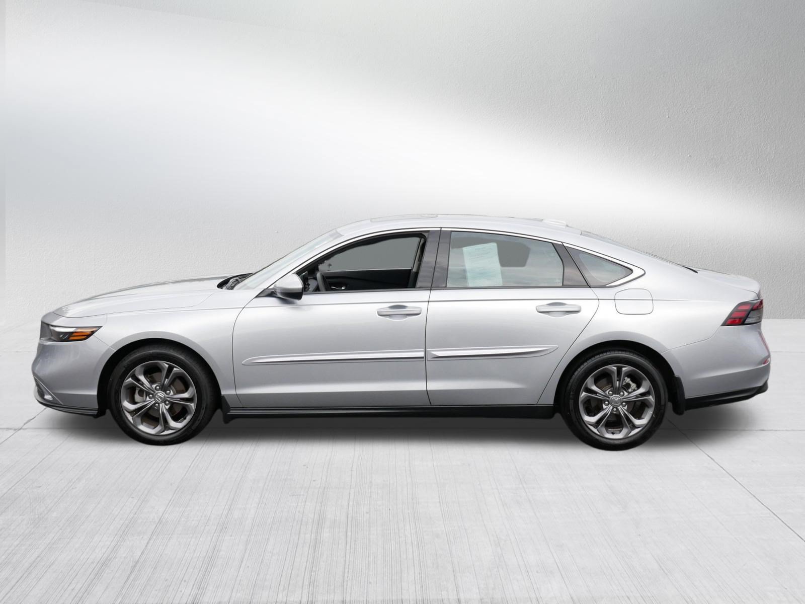 Used 2024 Honda Accord EX image 4