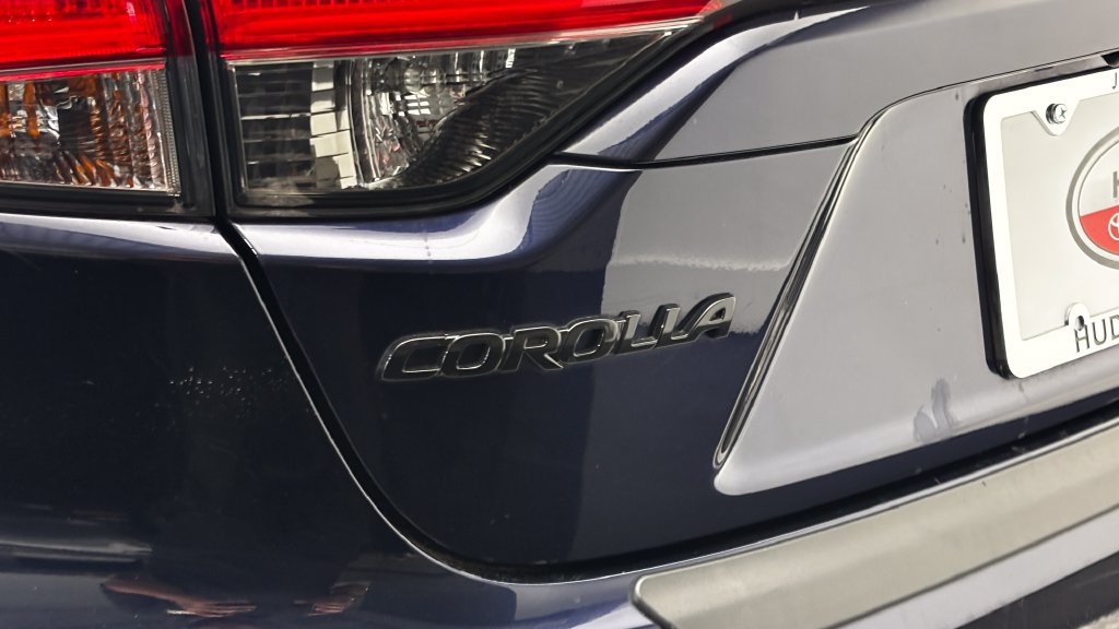 Used 2023 Toyota Corolla XSE FWD image 7