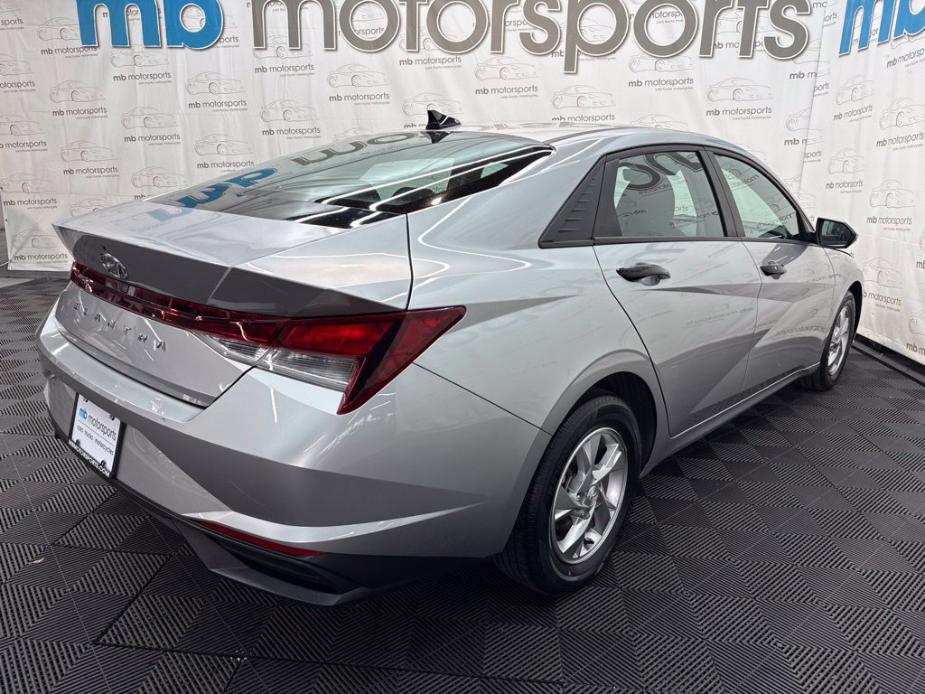 Used 2021 Hyundai Elantra SE FWD image 8