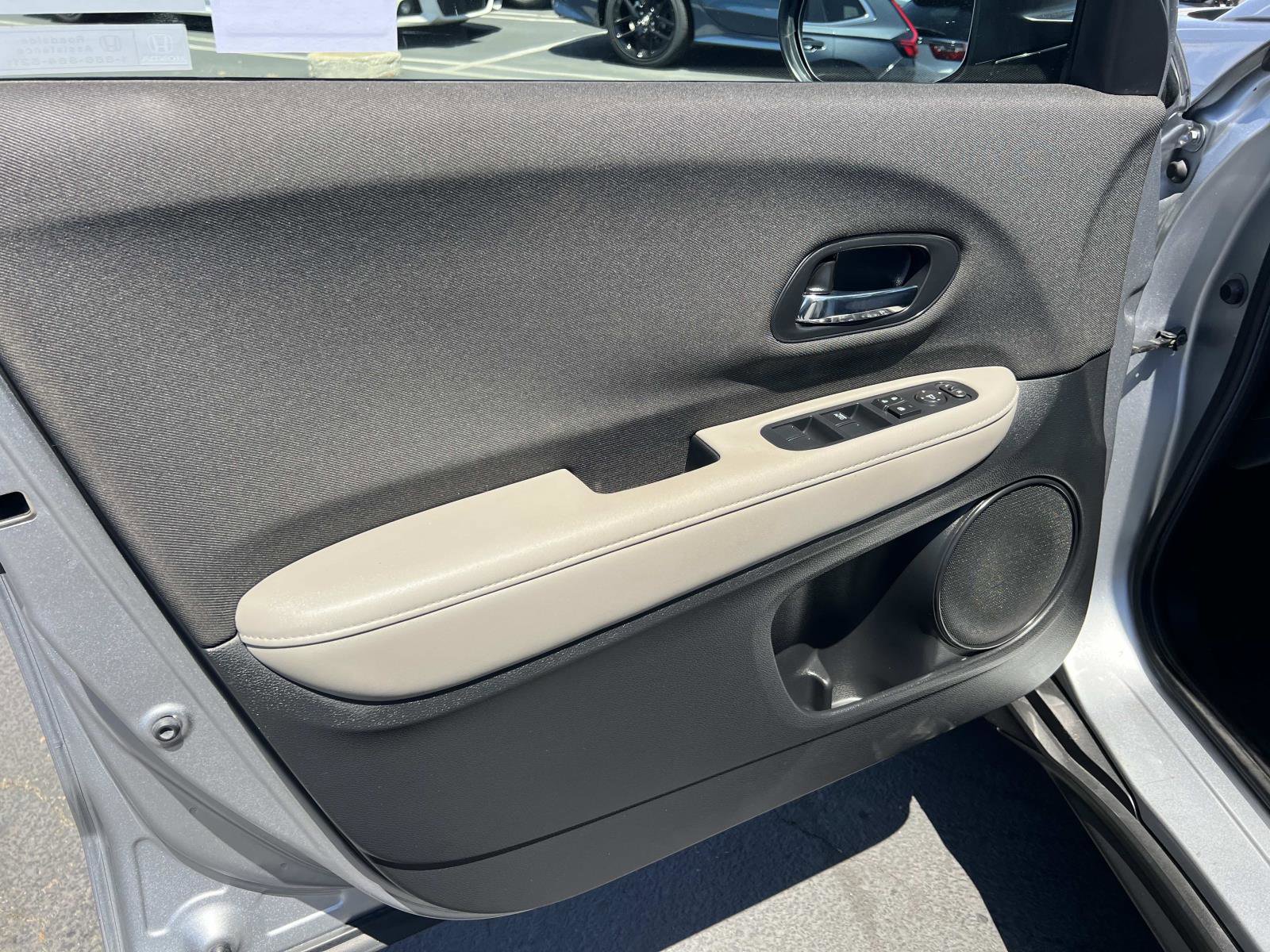 Certified 2020 Honda HR-V LX image 6